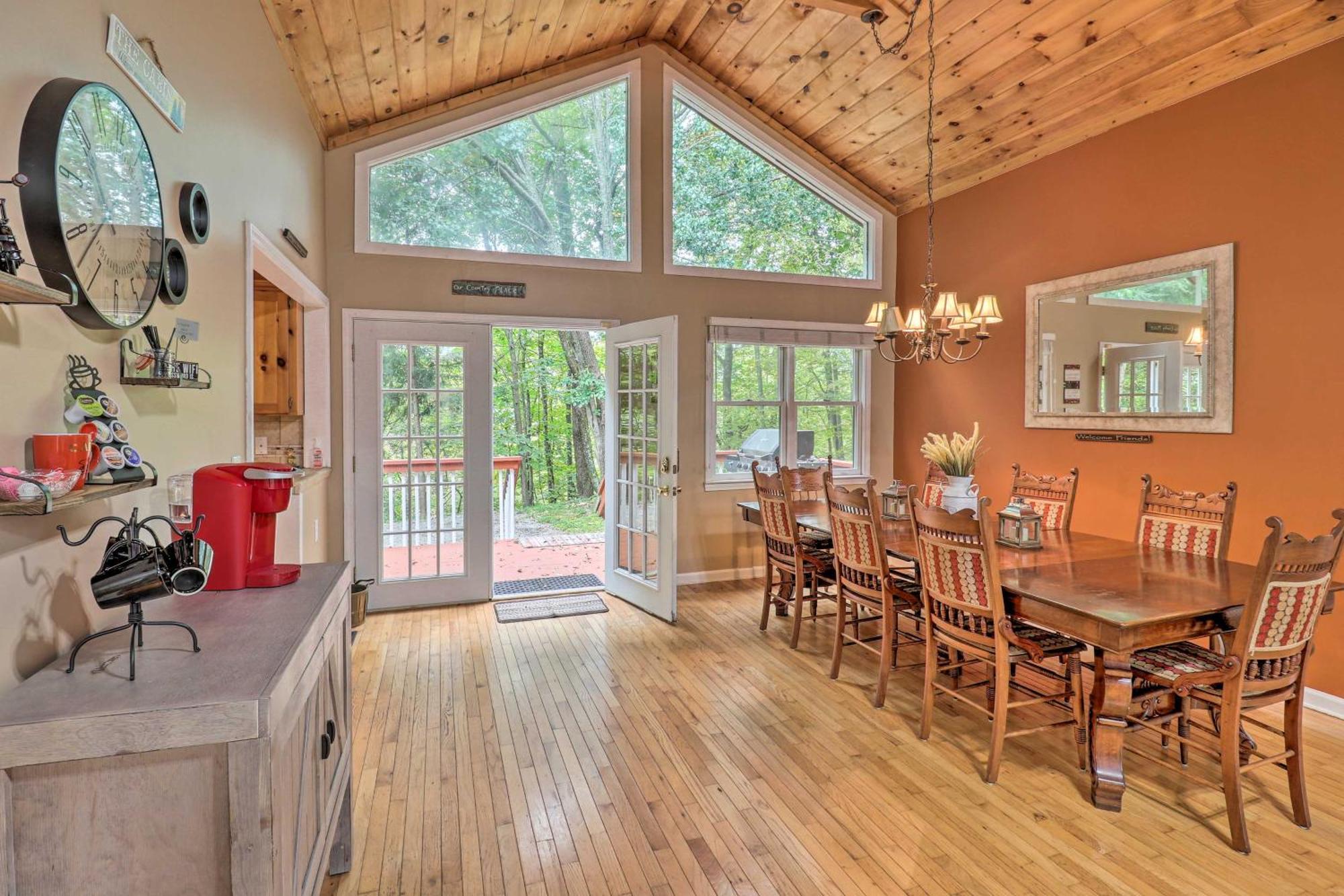Rustic Red Cabin With Deck In Maggie Valley Club! Exterior foto