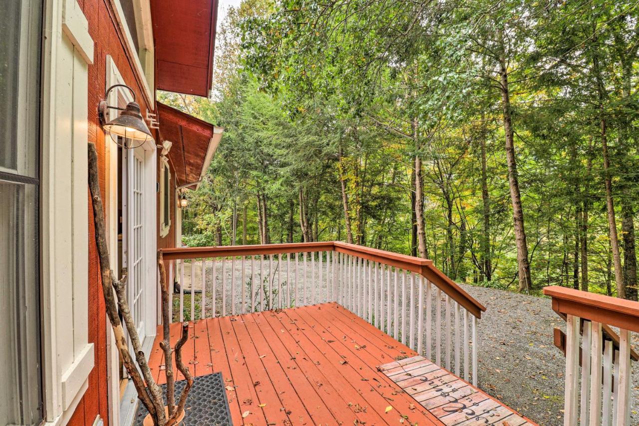 Rustic Red Cabin With Deck In Maggie Valley Club! Exterior foto